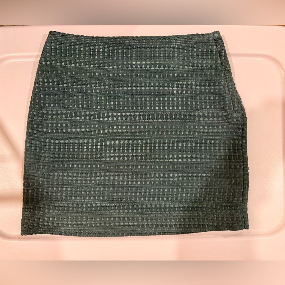 H&M Black Textured Mini Skirt